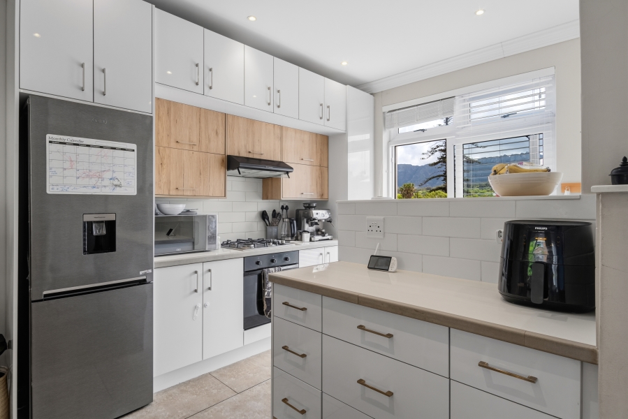 2 Bedroom Property for Sale in Wynberg Upper Western Cape